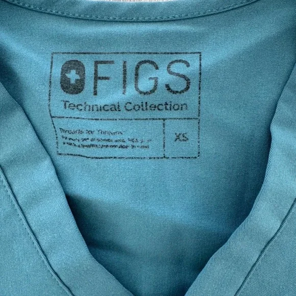 FIGS Scrubs Women Teal V Neck Short Sleeve Top With Chest Pocket - Picture 6 of 6
